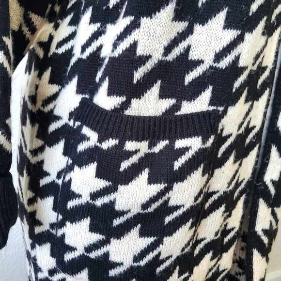 Black and Off-white Houndstooth Cardigan 12/14 - Picture 6 of 9
